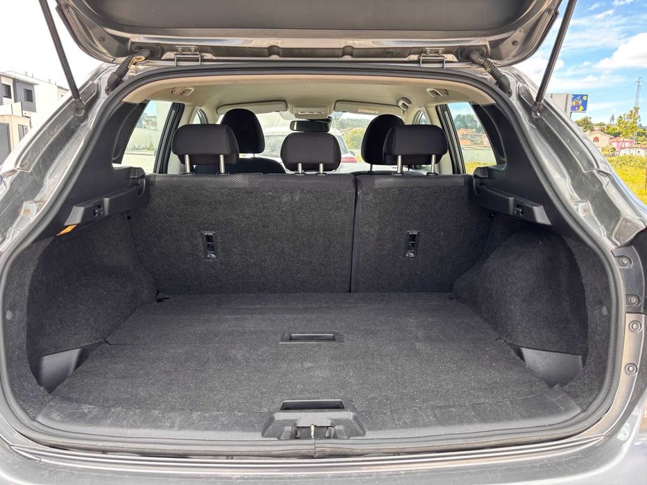 Nissan Qashqai 1.5 dCi Automático – Muito Estimado – 2016
