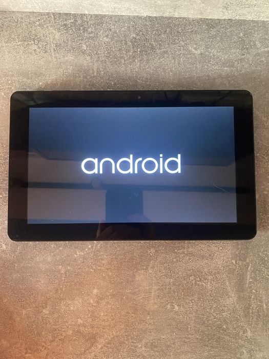 Продаю планшет, в гарному стіні