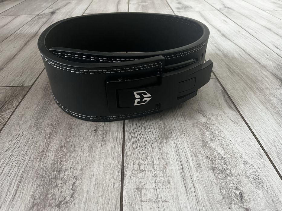 Pas trójbojowy, do podnoszenia ciężarów z klamra