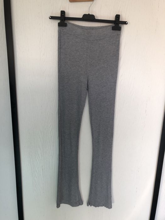 Szare spodnie bawelniane prazkowane w bdb stanie dzianinowe