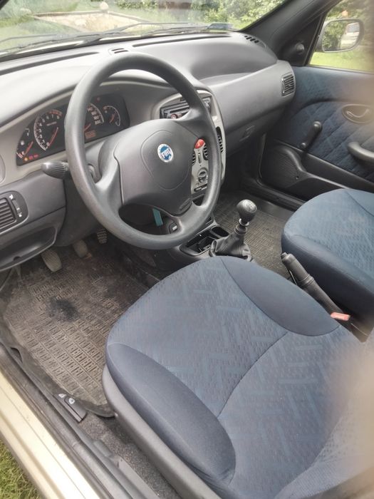 Fiat albea 2004r.