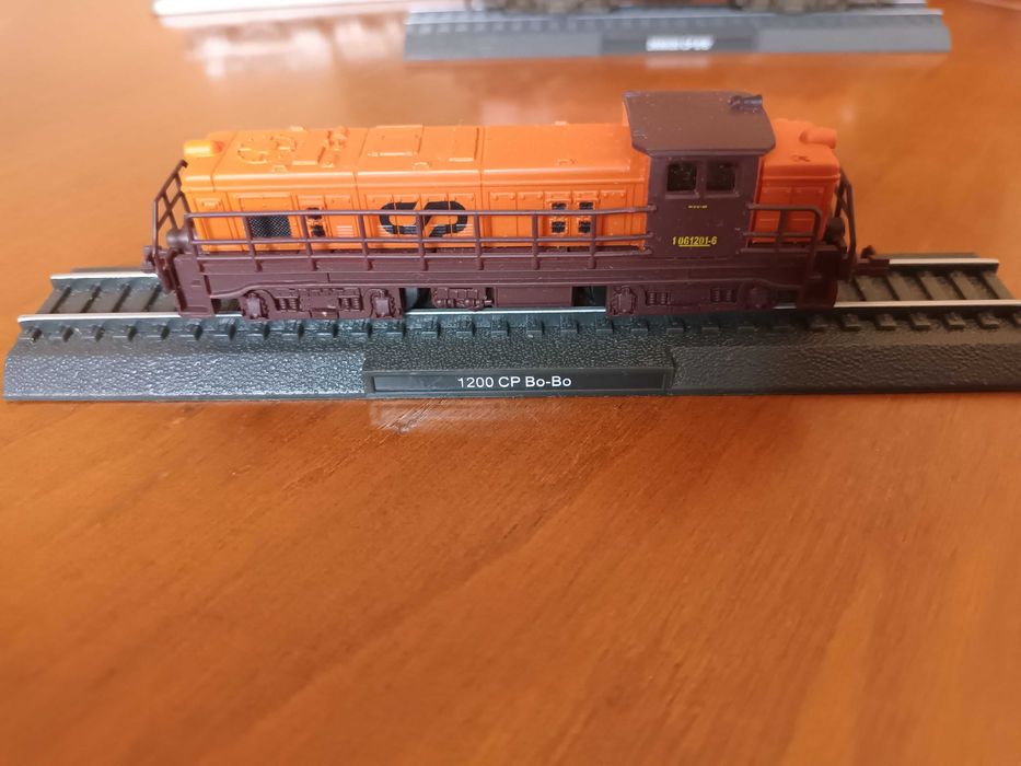 Miniaturas locomotivas tipo H0