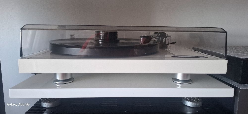 gramofon project debut carbon