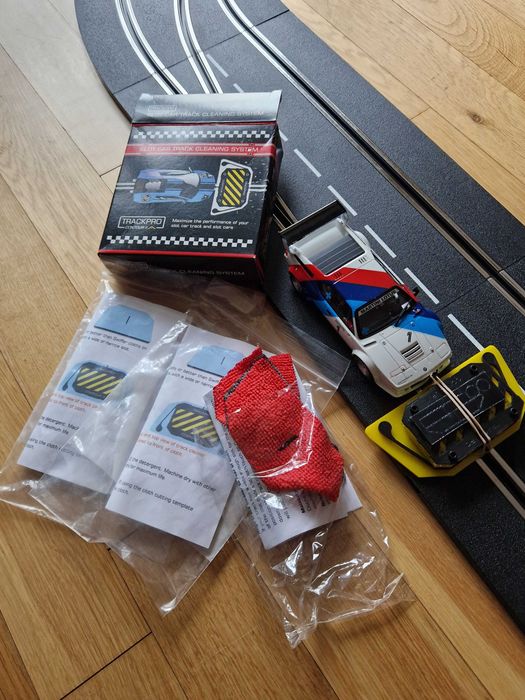 Carrera Digital 132 system czyszczący tor