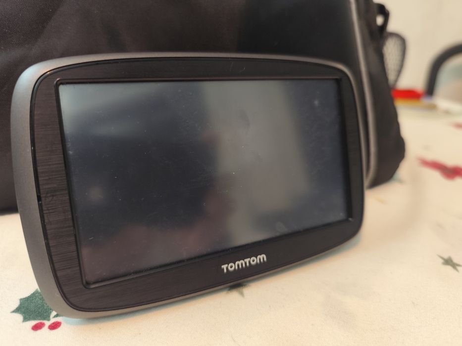 GPS  TOM TOM vidro