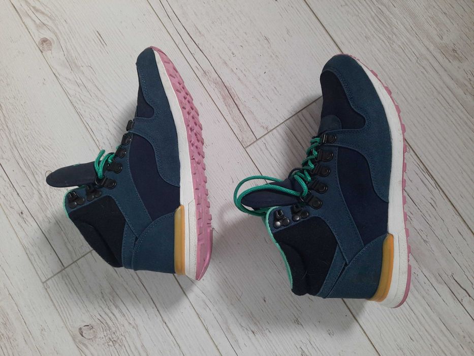 Kolorowe buty sportowe