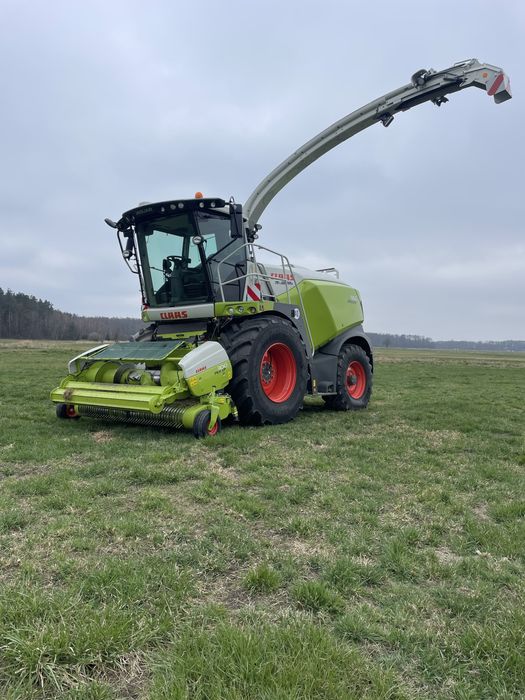 Zbiór traw -siew kukurydzy-koszenie kukurydzy