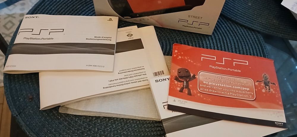 Box PSP  i pudełka od gier bez konsoli i gier