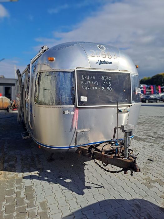 Автобудинок Airstream