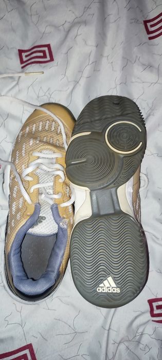 Кросівки adidas оригінальні