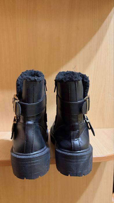 Зимние сапоги женские