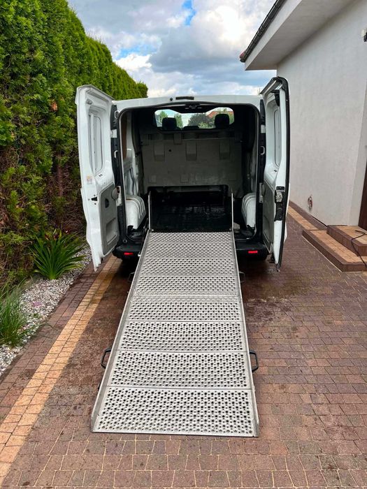 Opel Vivaro 1.9 DTI Long, 2005r, 5 osobowy hak, klima
