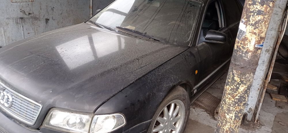 Ауді а8 по запчастинах