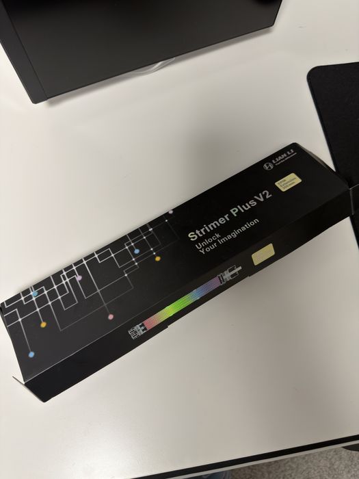 Lian Li Strimer Plus V2