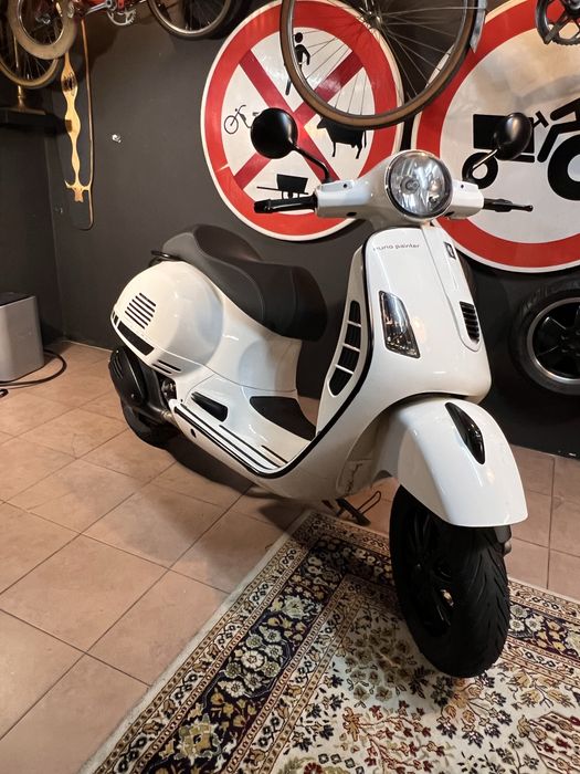 Vespa Gts 300  Super