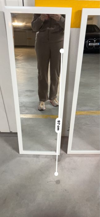 Espelhos novos brancos
