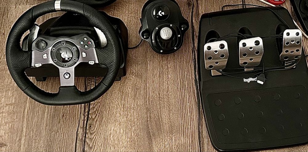 Logitech G920 + shifter + | Xbox / PC | Force Feedback