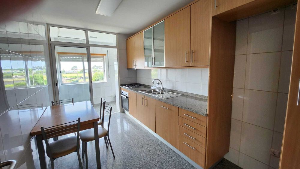 Apartamento T2 em Azurara