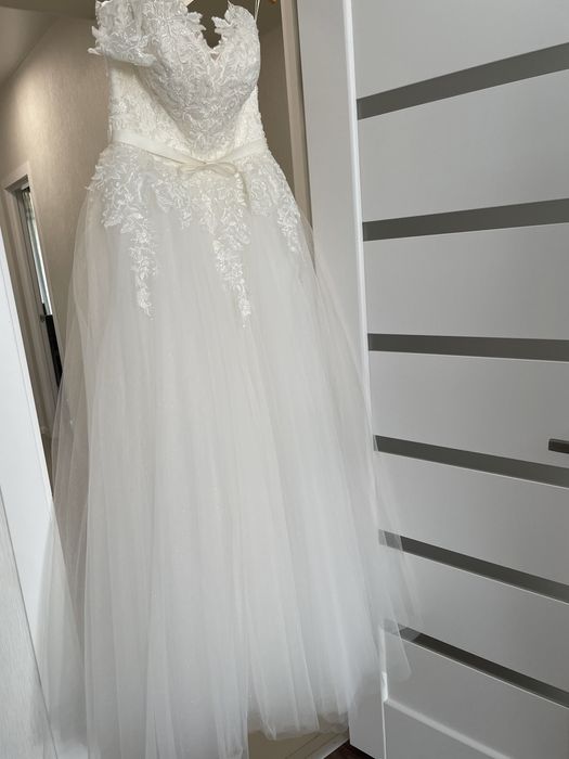 Весільна сукня