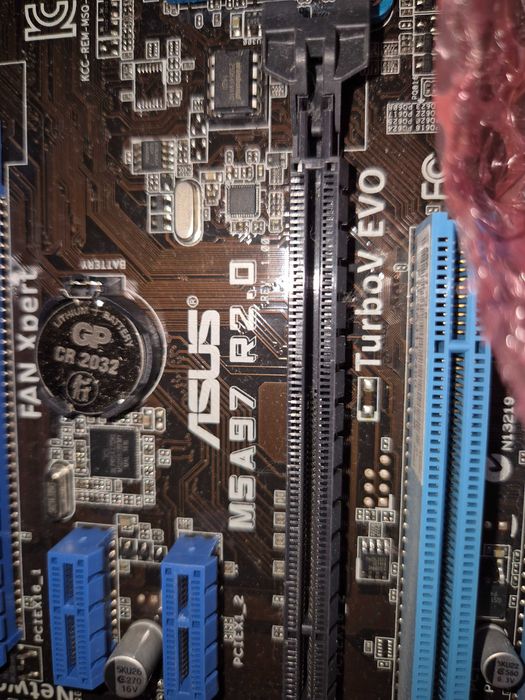 Płyta główna Asus M5A97 R2.0 z procesorem Athlon II X3 i 8 GB pamięci