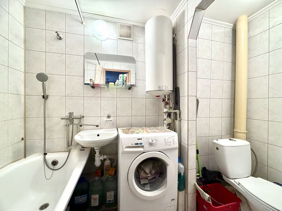 Продаю 2к квартиру на Шесейній. ц1