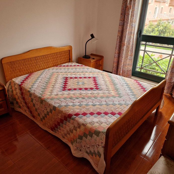 Mobília de quarto completa em pinho