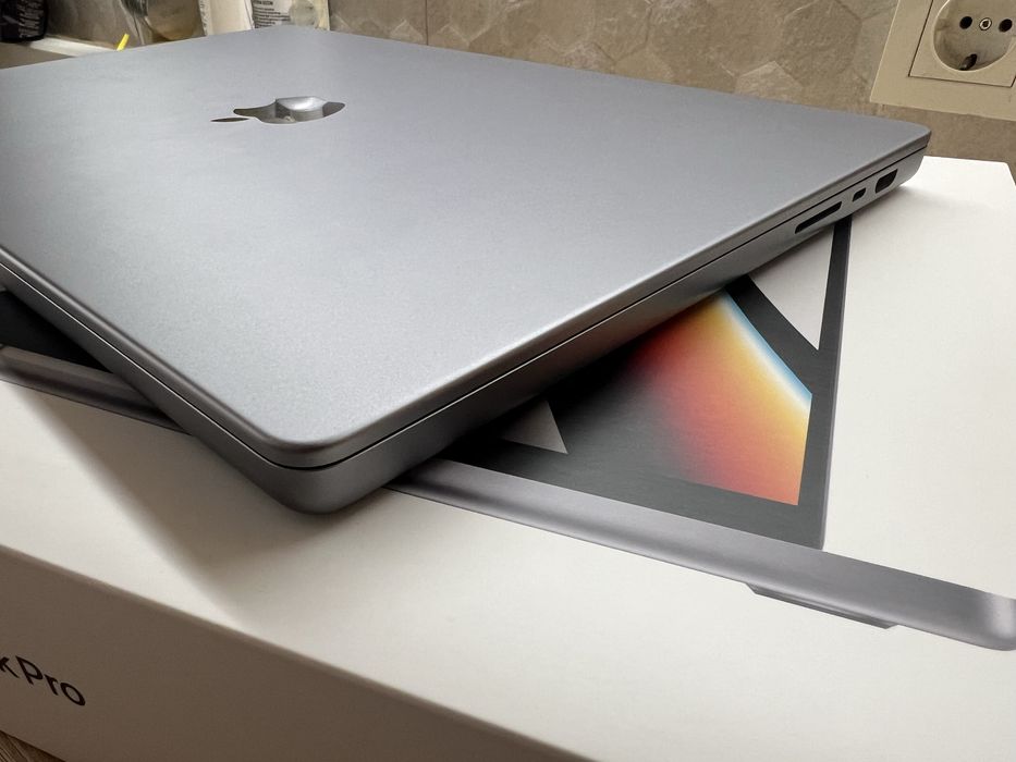 MacBook Pro 16' 2021 A2485 M1 Pro/10 CPU/16 GPU/16Gb RAM/512Gb SSD ідеал