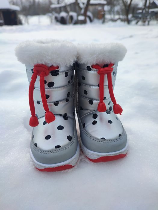Зимові дитячі черевички.
