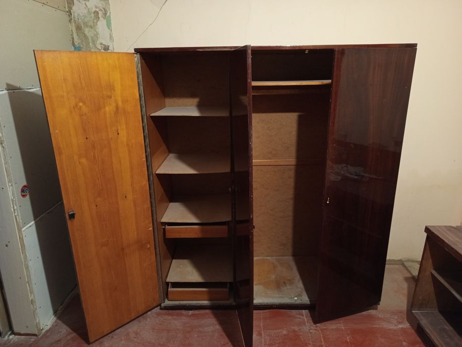 Комплект меблів(шафа,стіл,ліжко)