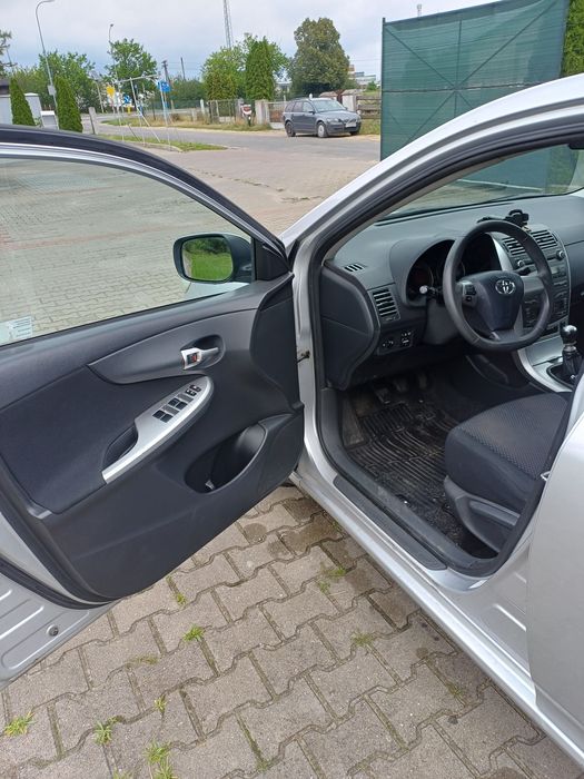 Toyota corolla 2011r