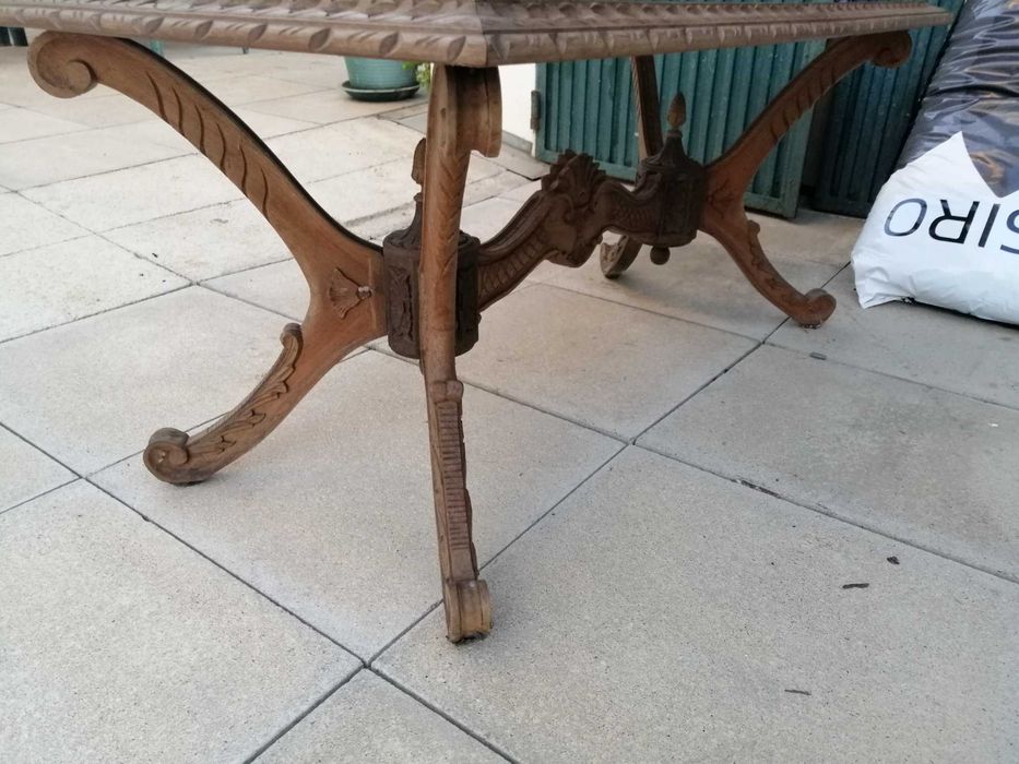Mesa de sala de estar antiga