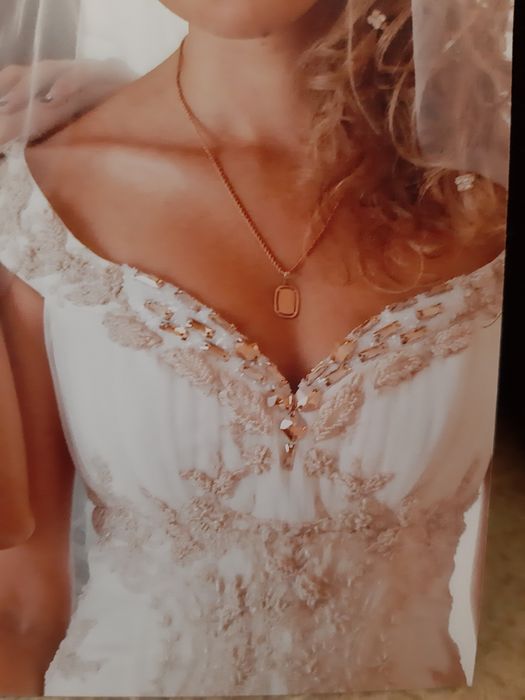 Продам весільну сукню