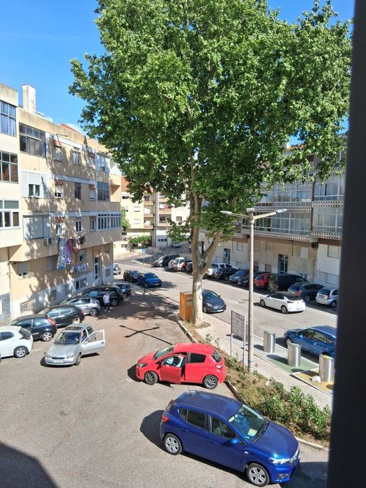 T2 em zona calma com arrecadação – ideal para viver perto de Lisboa