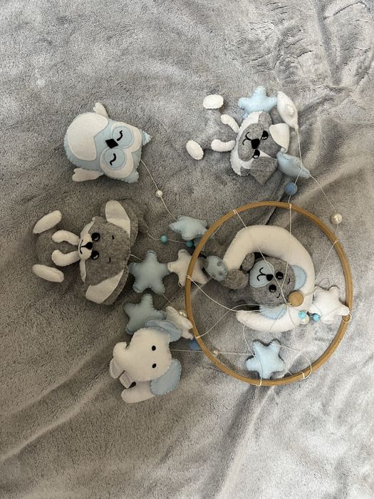 Музичний мобіль в дитяче ліжко