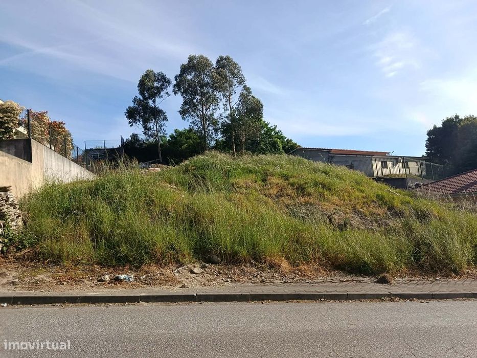 Lote em Arões São Romão — Arões (São Romão), Braga