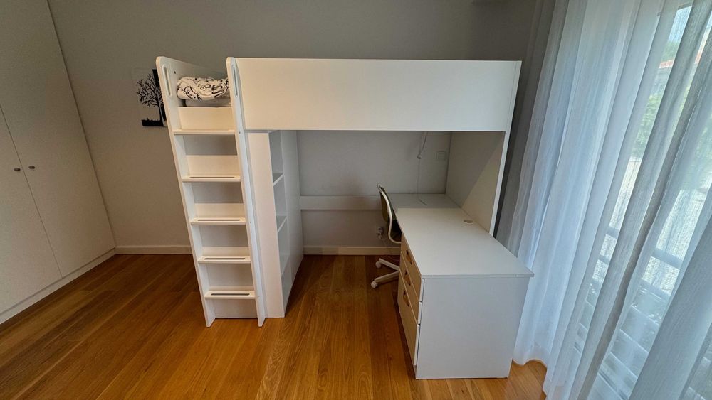 IKEA SMÅSTAD - cama com secretária, espaço para arrumação e cadeira