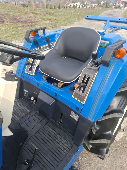 Traktor japoński 4x4 Iseki Landhope 220 piękny stan  wspomaganie