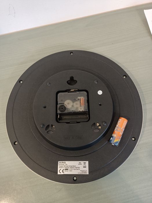 Zegar ścienny do pokoju dziecięcego misio nowy cichy