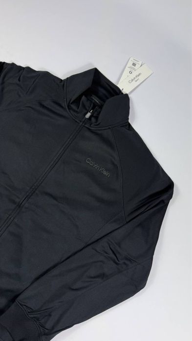 Костюм від брнеду Calvin Klein