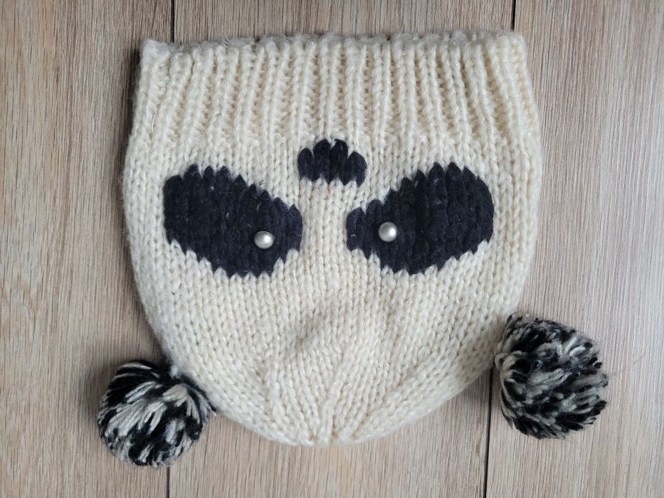 Czapka z dwoma pomponami miś claire's