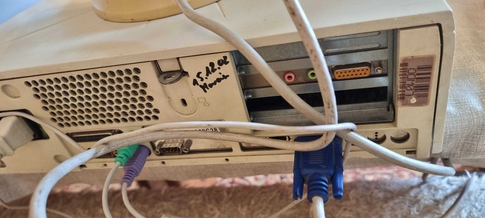 Retro PC Dell OptiPlex Pentium 166Mhz HDD2GB RAM64MB Quake Windows98