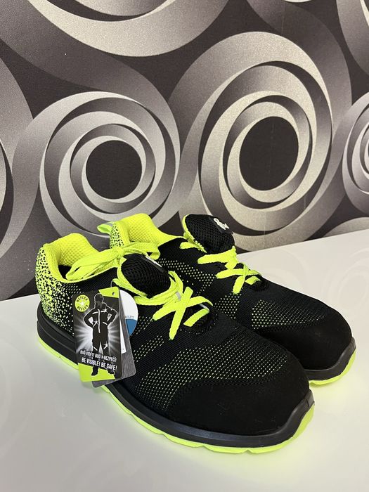 Робочі кросівки з металевим носком!