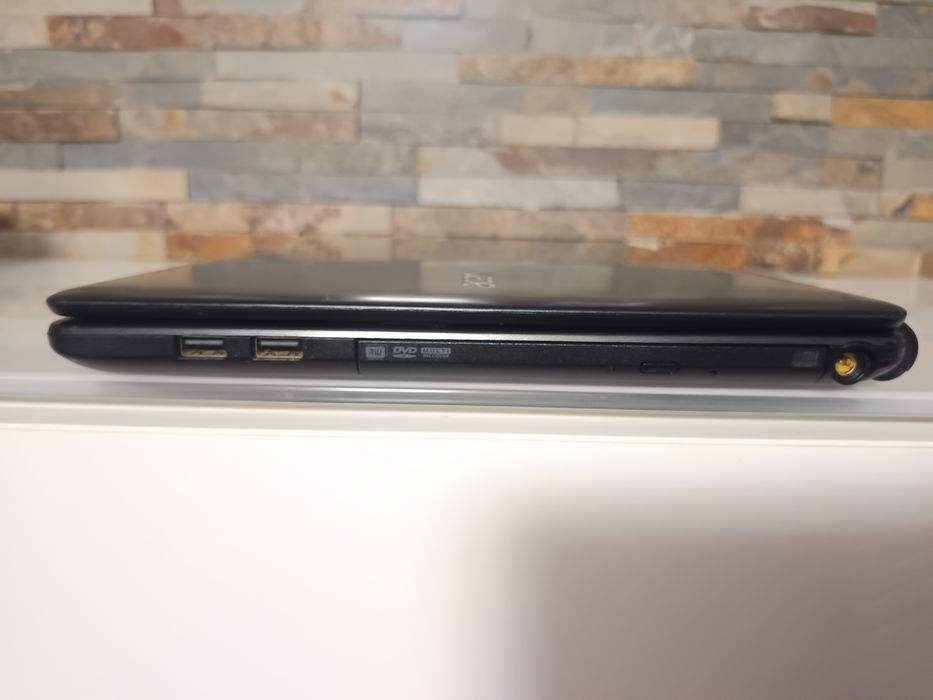 Portátil Acer / 8GB RAM / SSD 120GB / Gráfica dedicada