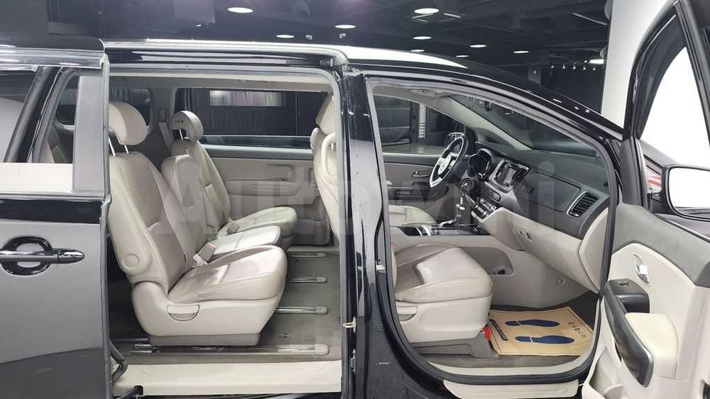 Дизельна Kia Carnival / 2018року