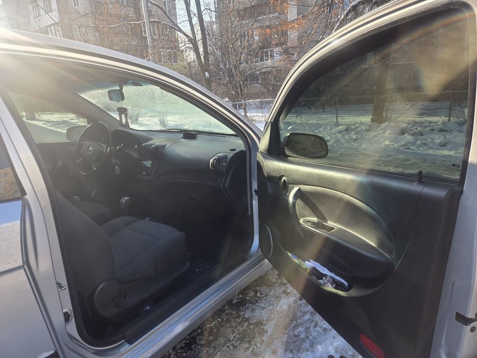 Chevrolet Aveo 2010 рік    продам