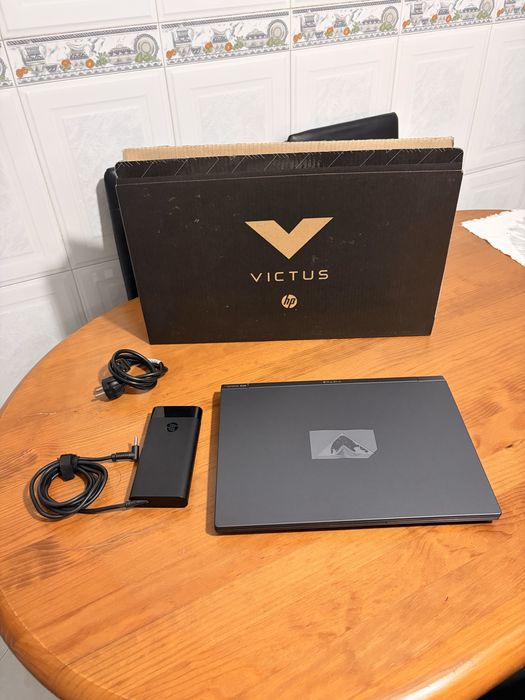 HP Victus 15-fa0022np