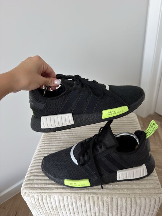 Кросівки для спорту, Adidas NMD-R1 (розмір 43) ОРИГІНАЛ