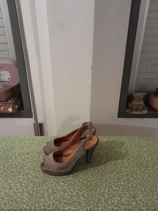 Vendo Sandálias de Senhora SEASIDE muito bonitas como novas