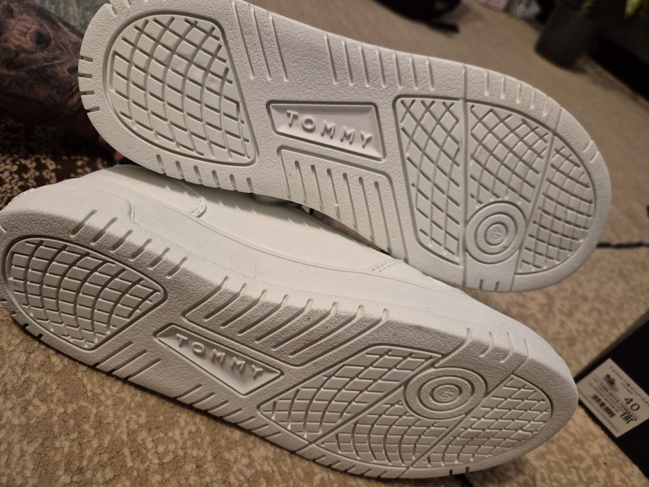 Tommy Hilfiger unisex  rozm 40