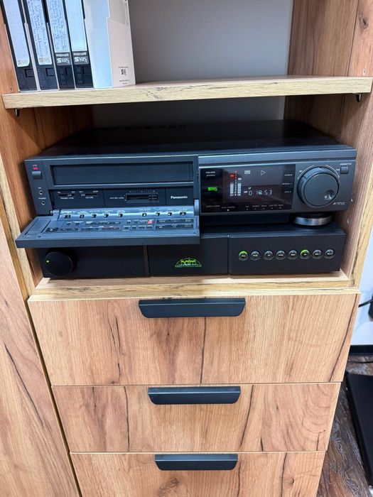Відеомагнітофон Panasonic NV-FS100 S-VHS (Hi-Fi Stereo)